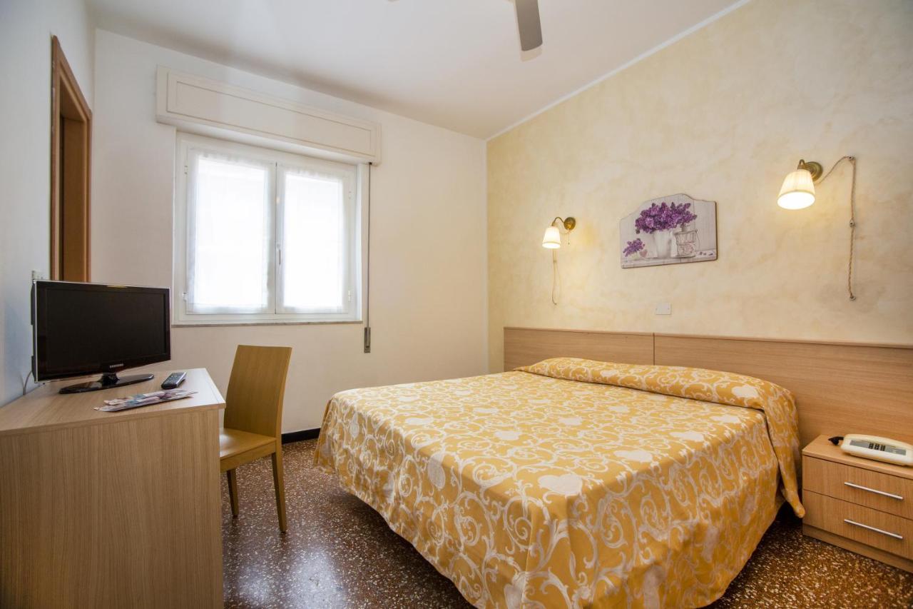 B&B Hotel Costa Azzurra Spotorno Kültér fotó